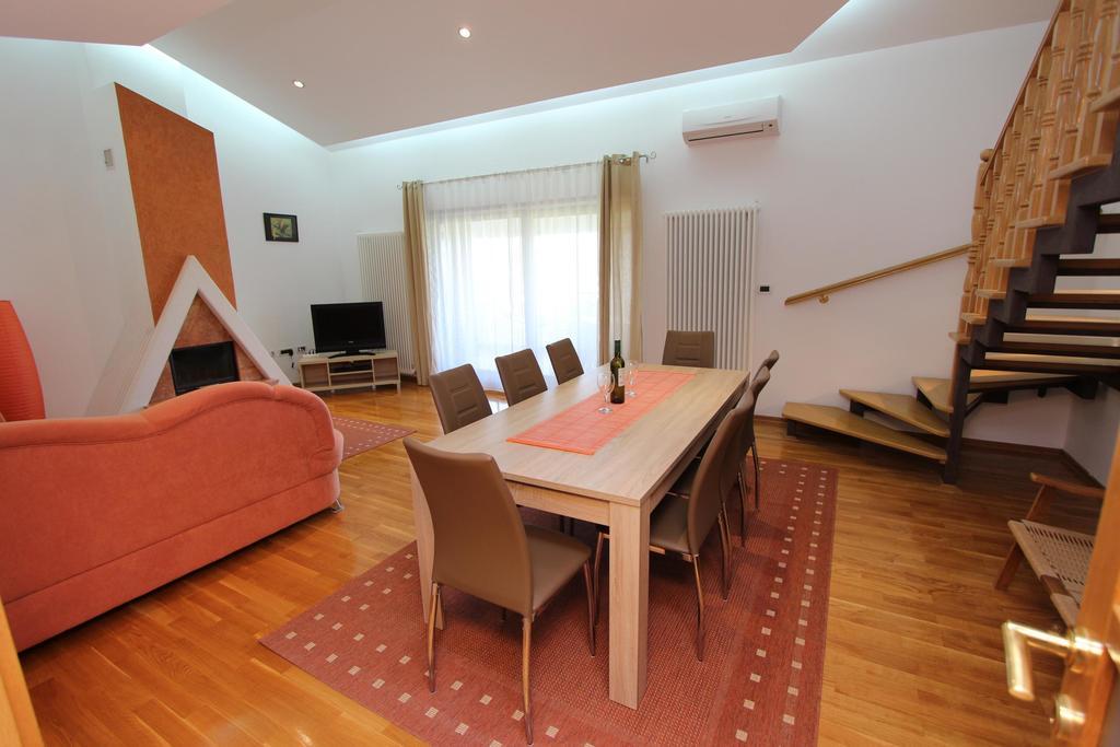 Apartment Villa Nera 풀라 외부 사진