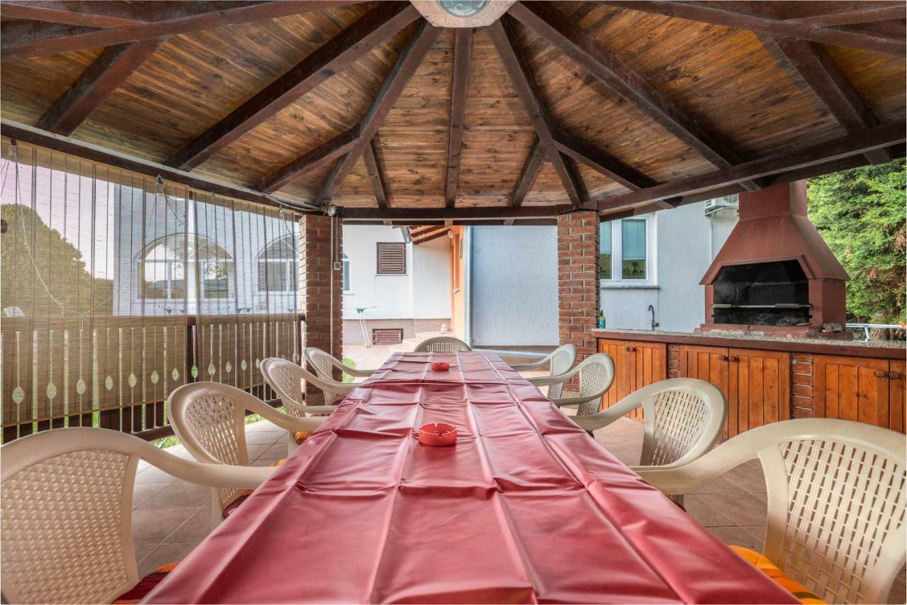 Apartment Villa Nera 풀라 외부 사진