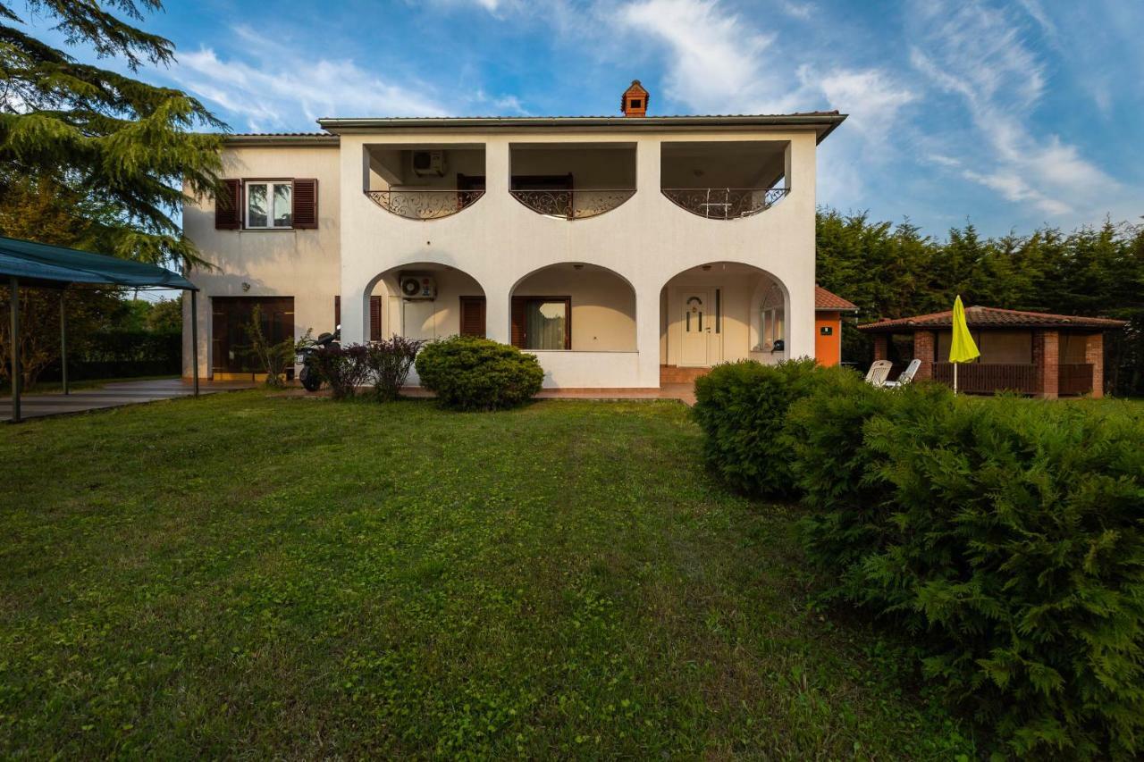 Apartment Villa Nera 풀라 외부 사진