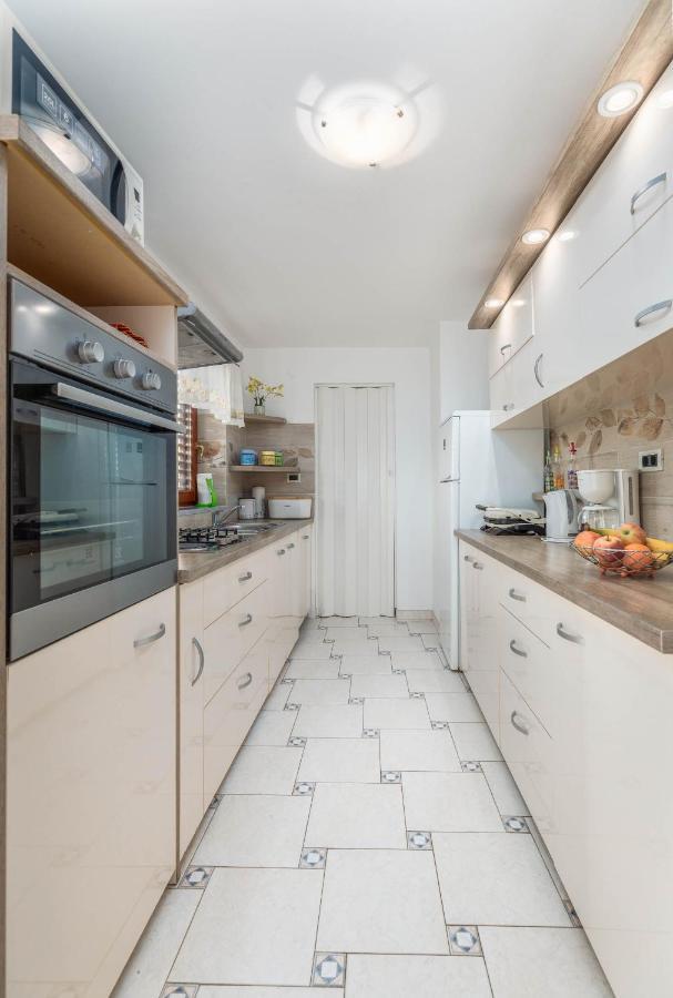 Apartment Villa Nera 풀라 외부 사진