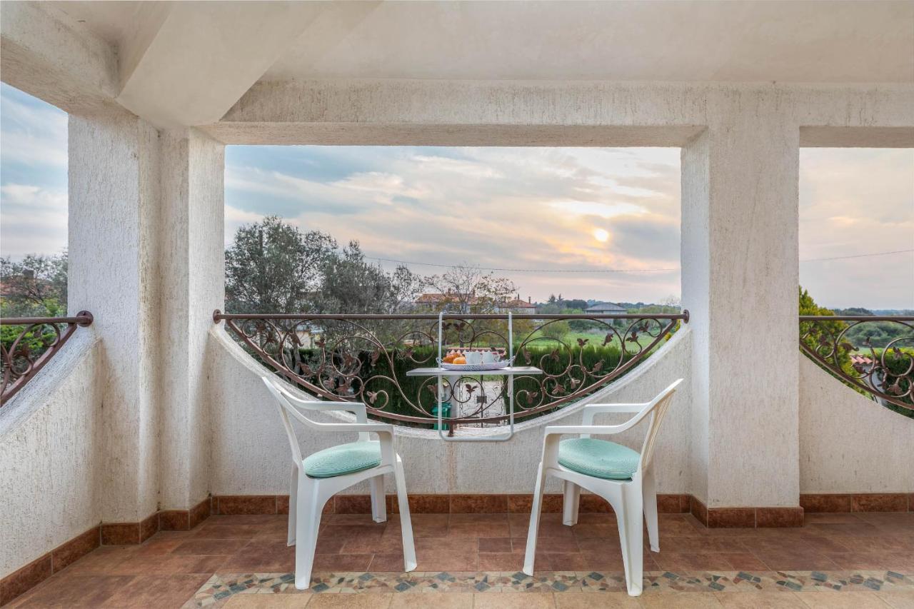 Apartment Villa Nera 풀라 외부 사진