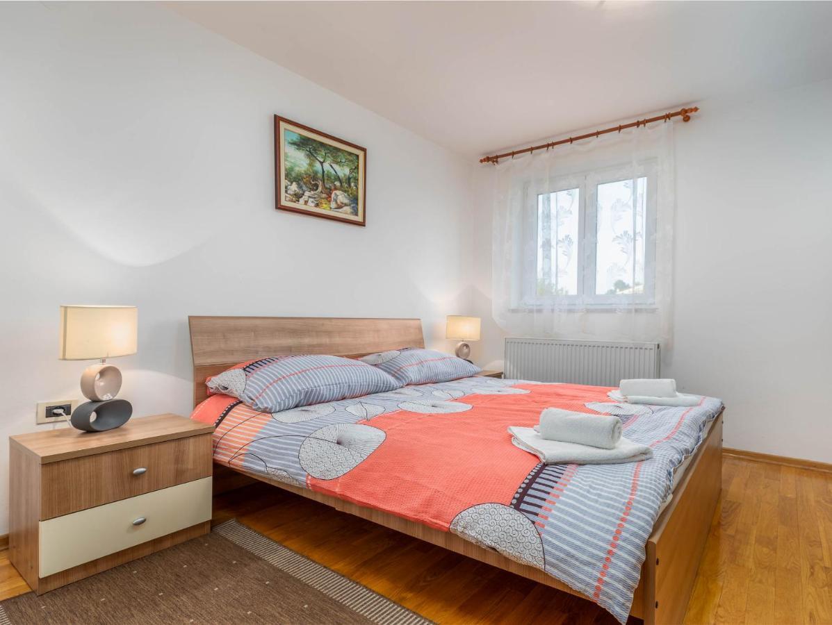 Apartment Villa Nera 풀라 외부 사진